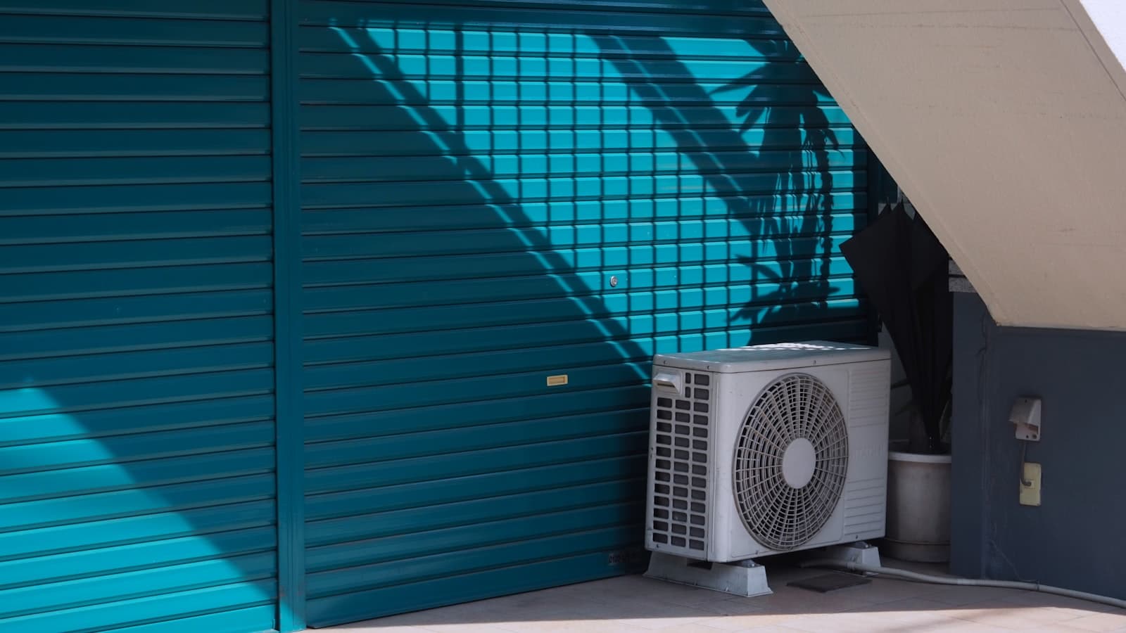 New outdoor air conditioning unit installed at a home